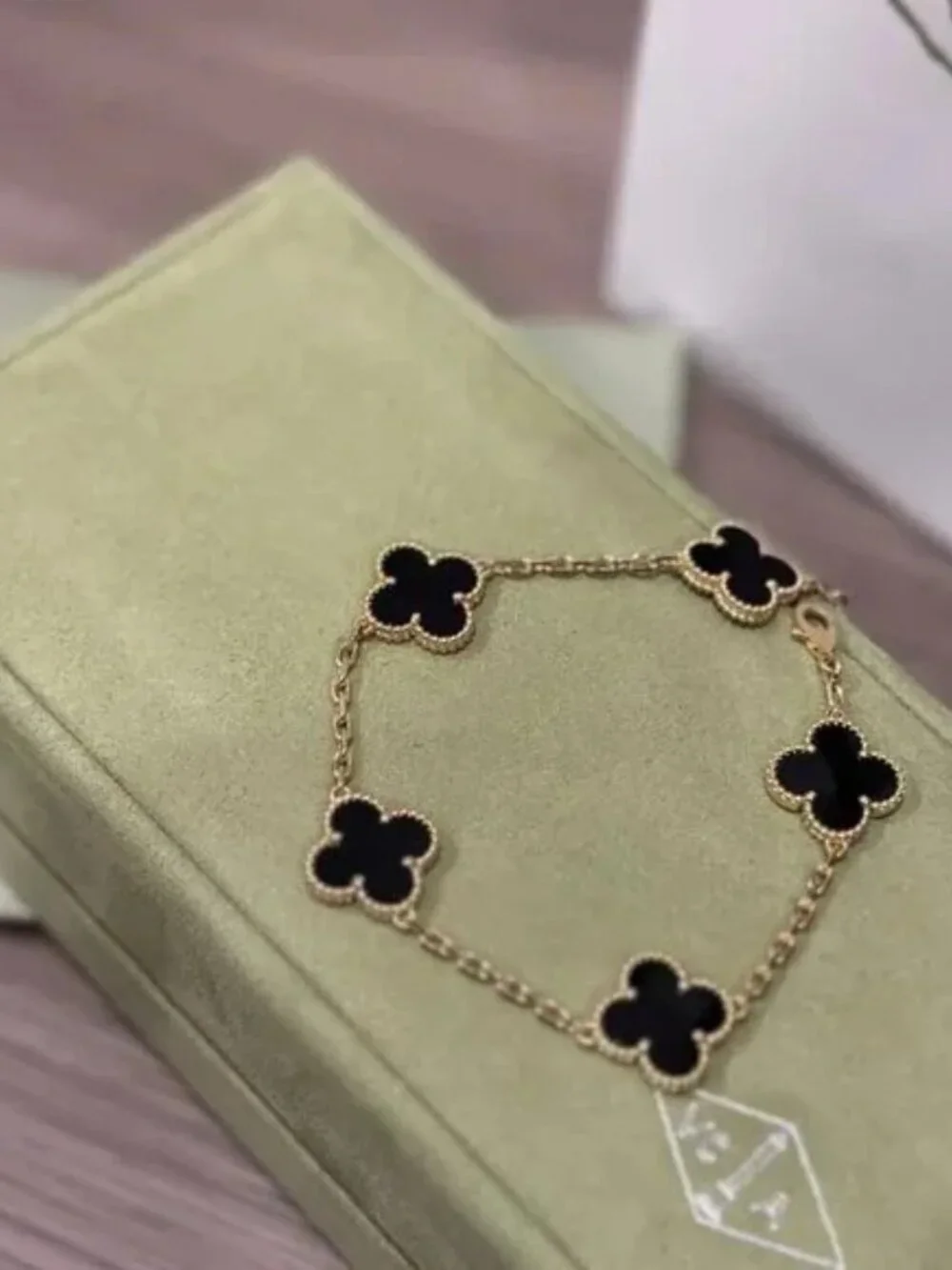 Van Cleef & Arpels. chic finely